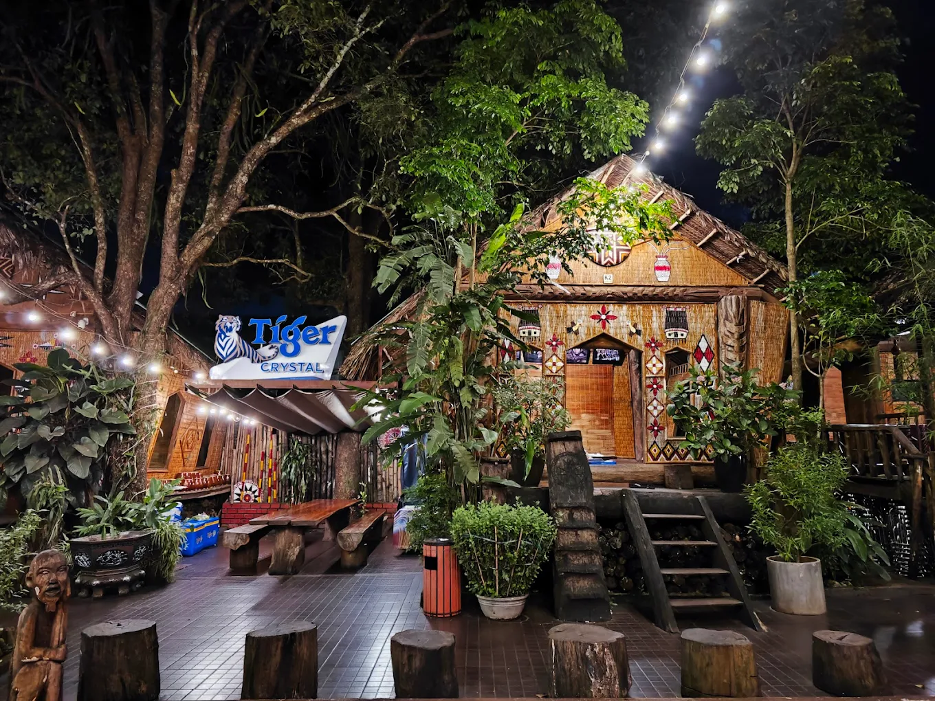 Nhà Hàng Tơ Nưng - Biển Hồ - Image 1